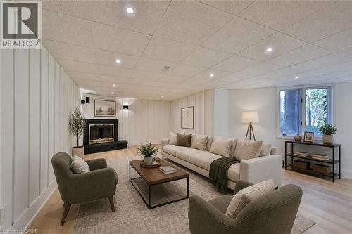 1340 Contour Drive, Mississauga, ON - Indoor Photo Showing Living Room With Fireplace