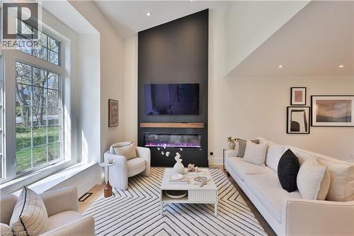 1340 Contour Drive, Mississauga, ON - Indoor