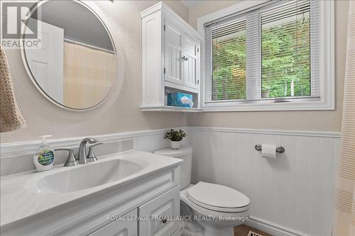 17 Halcomb Lane, Limerick, ON - Indoor Photo Showing Bathroom
