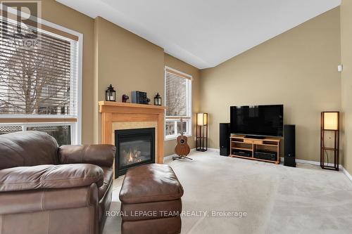 162 Redcliff Avenue, Ottawa, ON - Indoor Photo Showing Living Room With Fireplace