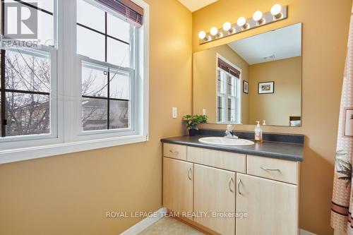162 Redcliff Avenue, Ottawa, ON - Indoor Photo Showing Bathroom