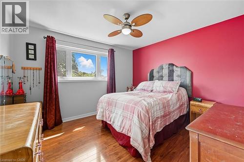 107 Billington Crescent, Hamilton, ON - Indoor Photo Showing Bedroom
