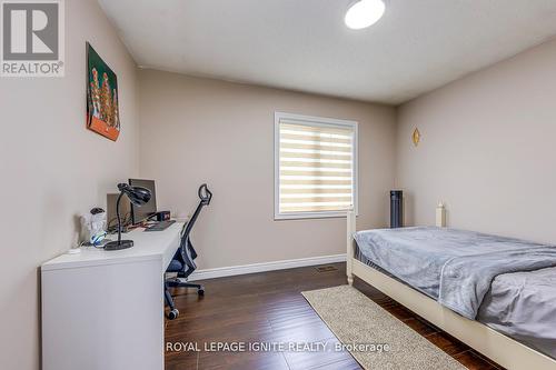 30 Streamline Drive, Brampton, ON - Indoor Photo Showing Bedroom