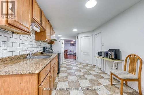 30 Streamline Drive, Brampton, ON - Indoor Photo Showing Kitchen