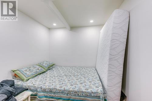 30 Streamline Drive, Brampton, ON - Indoor Photo Showing Bedroom