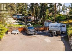 Huge paved parking area - 