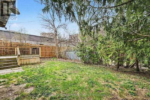 fully fenced yard - 506 Wentworth Avenue, Ottawa, ON - Outdoor