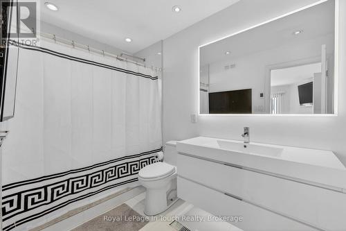 32 Tiny Beaches Road S, Tiny, ON - Indoor Photo Showing Bathroom