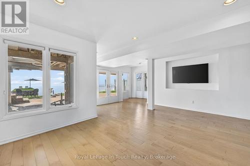 32 Tiny Beaches Road S, Tiny, ON - Indoor
