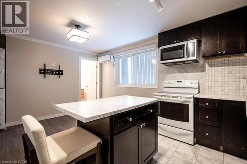 34 Burn Place Unit# 5, Kitchener, ON - Indoor Photo Showing Kitchen