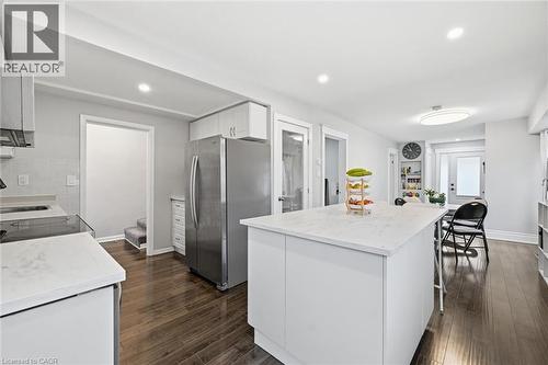 Lots of counter space - 46 Mayflower Avenue, Hamilton, ON - Indoor Photo Showing Kitchen