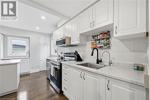 46 Mayflower Avenue, Hamilton, ON - Indoor Photo Showing Kitchen