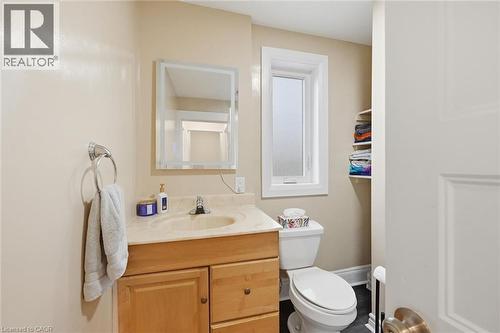 46 Mayflower Avenue, Hamilton, ON - Indoor Photo Showing Bathroom