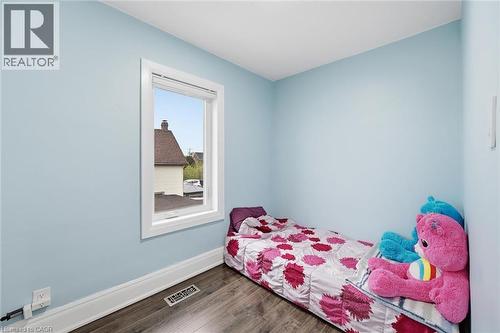 New flooring - 2023 - 46 Mayflower Avenue, Hamilton, ON - Indoor Photo Showing Bedroom