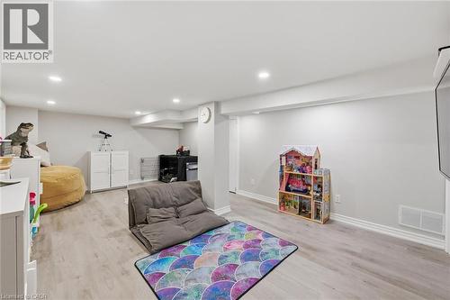 Family time - 46 Mayflower Avenue, Hamilton, ON - Indoor