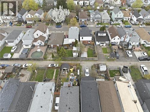 Family friendly neighbourhood - 46 Mayflower Avenue, Hamilton, ON - 