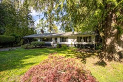 1550 Schjelderup Pl Courtenay, BC V9N 3J2