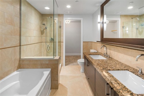 #113-1400 Lynburne Pl, Langford, BC - Indoor Photo Showing Bathroom