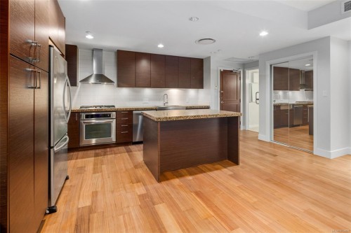#113-1400 Lynburne Pl, Langford, BC - Indoor Photo Showing Kitchen With Upgraded Kitchen