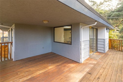 2660 Macdonald Dr East, Saanich, BC 