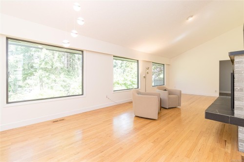 2660 Macdonald Dr East, Saanich, BC 