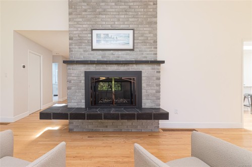2660 Macdonald Dr East, Saanich, BC 