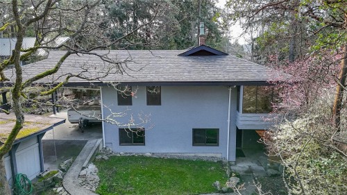 2660 Macdonald Dr East, Saanich, BC 