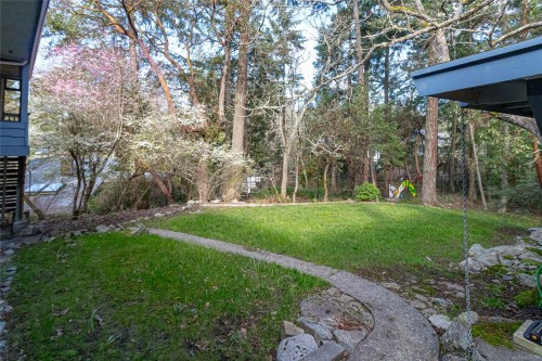 2660 Macdonald Dr East, Saanich, BC 