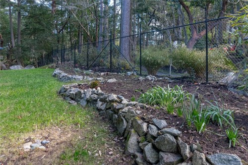 2660 Macdonald Dr East, Saanich, BC 