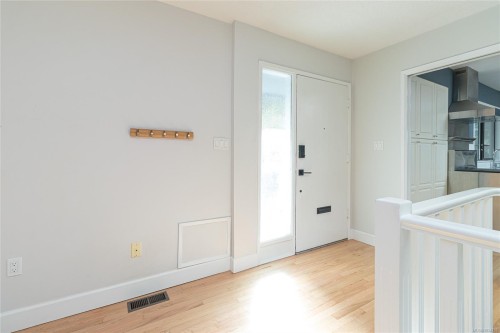 2660 Macdonald Dr East, Saanich, BC 