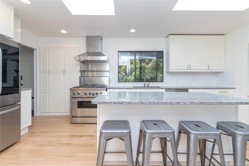 2660 Macdonald Dr East, Saanich, BC 