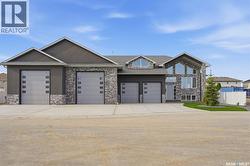 7 Loewen COURT Warman, SK S0K 0A1
