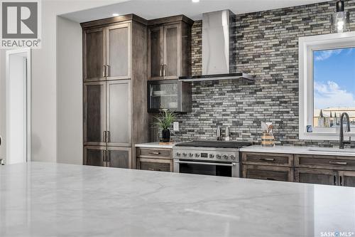 7 Loewen Court, Warman, SK - Indoor Photo Showing Kitchen With Upgraded Kitchen
