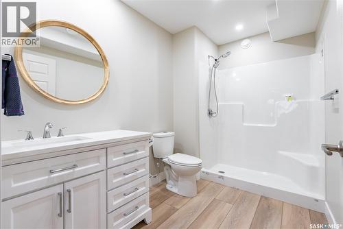 7 Loewen Court, Warman, SK - Indoor Photo Showing Bathroom