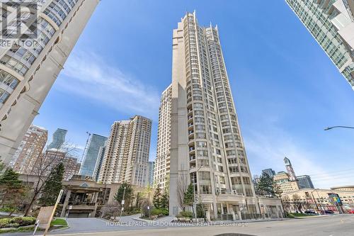 1030 - 3888 DUKE OF YORK BOULEVARD  Mississauga, ON L5B 4P5