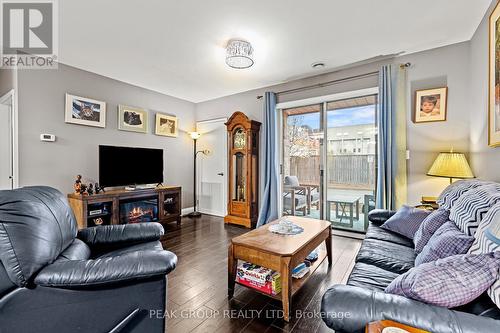 106 - 26 Wellington Street, St. Catharines (Downtown), ON - Indoor Photo Showing Living Room