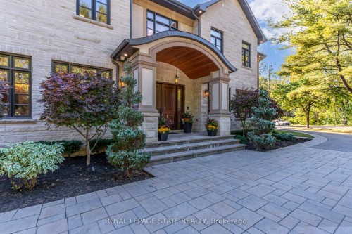 126 Mcgregor Crescent, Hamilton, ON - Outdoor