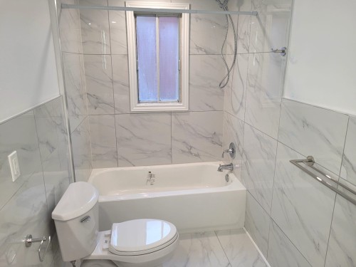Bathroom - 1945 Rue De Beaurivage, Montréal (Mercier/Hochelaga-Maisonneuve), QC - Indoor Photo Showing Bathroom