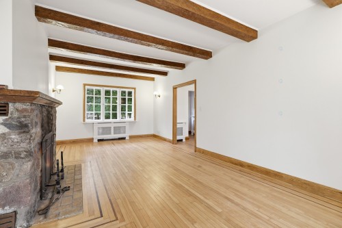 Living Room - 47 Ch. Ozias-Leduc, Mont-Saint-Hilaire, QC - Indoor With Fireplace