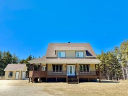 126 Ch. Coulombe  Les Îles-De-La-Madeleine, QC G4T 3V5