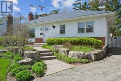 2117 EDINBURGH DRIVE  Burlington, ON L7R 2C8