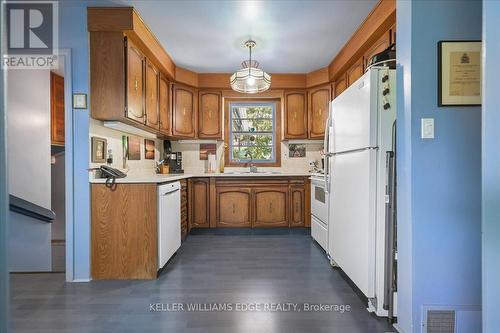 2117 Edinburgh Drive, Burlington, ON - Indoor Photo Showing Kitchen