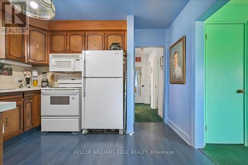 2117 Edinburgh Drive, Burlington, ON - Indoor Photo Showing Kitchen