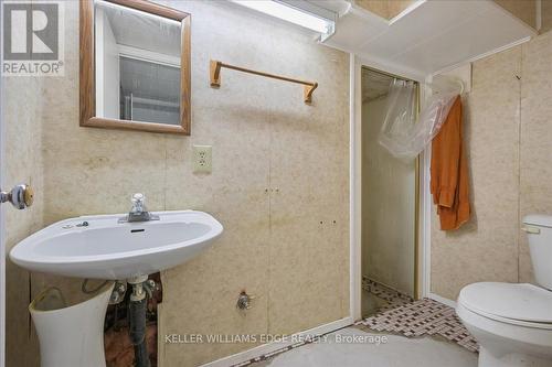 2117 Edinburgh Drive, Burlington, ON - Indoor Photo Showing Bathroom