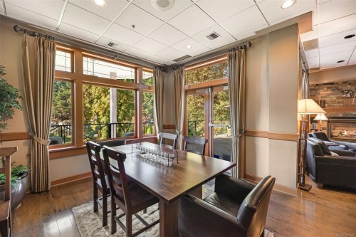 302-2326 Harbour Rd, Sidney, BC - Indoor Photo Showing Dining Room