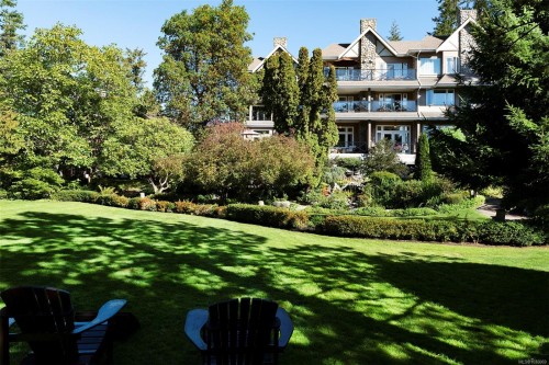 302-2326 Harbour Rd, Sidney, BC - Outdoor