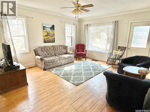 115 Carl Erickson Avenue E, Shell Lake, SK - Indoor Photo Showing Living Room