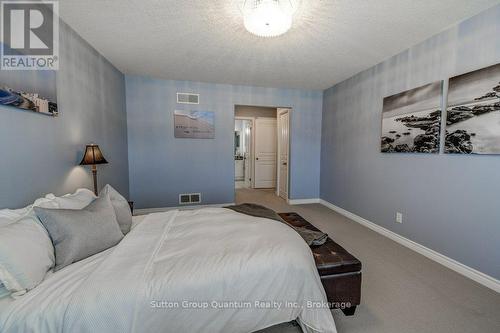 21 - 605 Welland Avenue, St. Catharines (Carlton/Bunting), ON - Indoor Photo Showing Bedroom