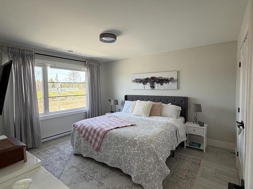 16 Glenn Drive, Lantz, NS 