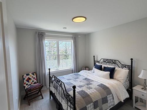 16 Glenn Drive, Lantz, NS 